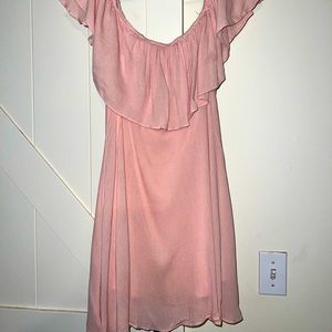 off the shoulder dress💓💓